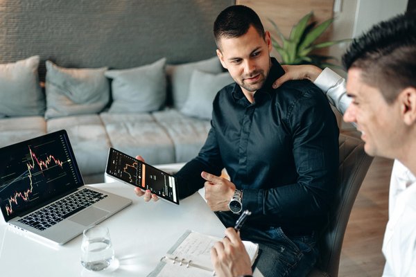 Welche digitalen Strategien sind im Jahr 2024 unerl√§sslich?